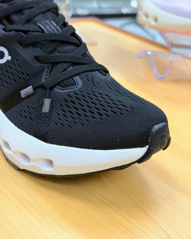 Foto de On Cloudsurfer 2 Dama ghiumi