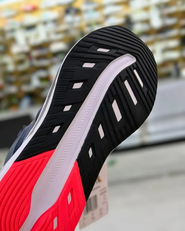 Foto de Adidas Questar 3 Unisex Deportivo 67cr5