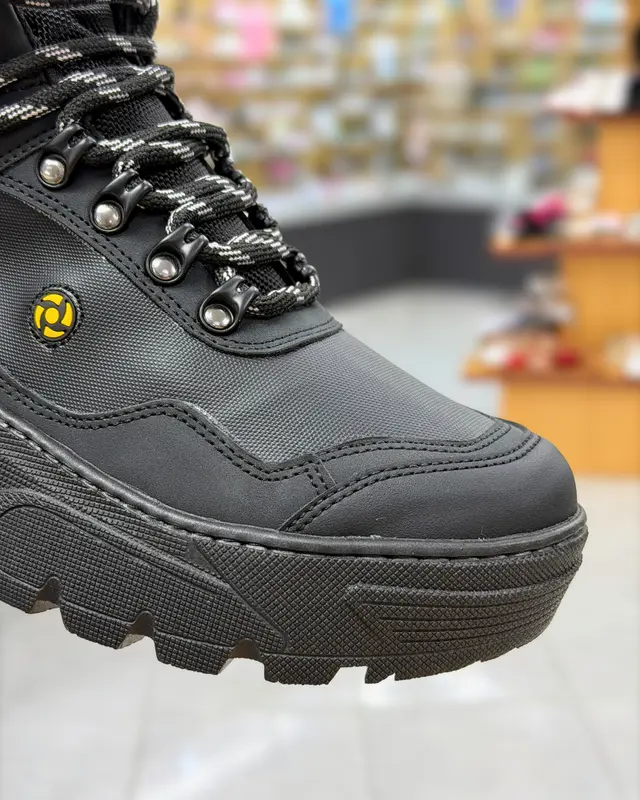 Foto de Bobby Cat Bota M4430 wm1f5b