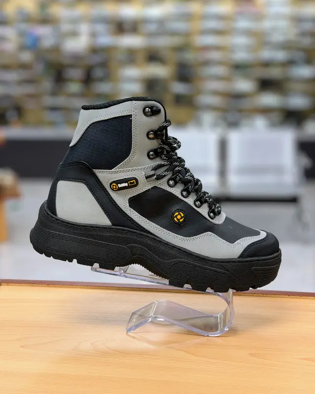 Foto de Bobby Cat Bota M4430 5e6gh9