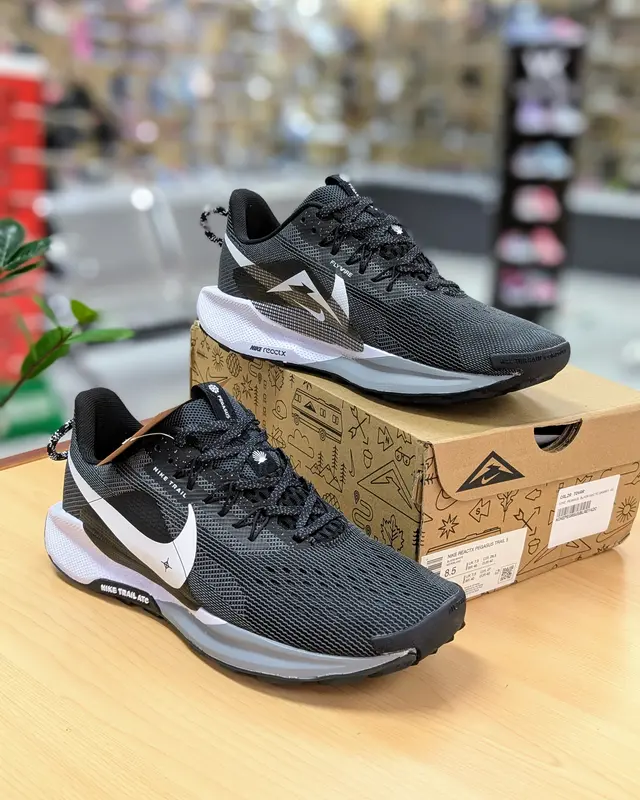 Foto de Nike Pegasus Trail Hombre img_01JW2C0GAPN7CP6PR37N495P3D