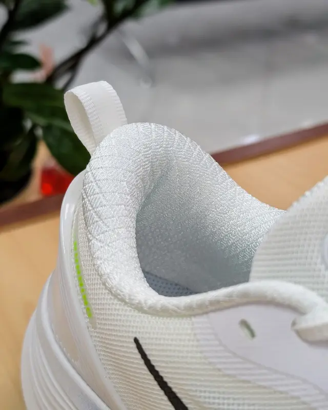 Foto de Nike V19 Mujer img_01K6AZ2S7ZAPAQRFM6RGXSQHRB