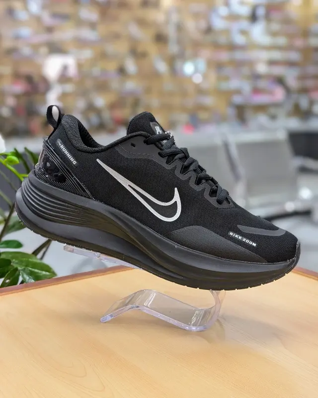 Foto de Nike V19 Hombres img_01K6AYYEE9ENQ9925J65VXC6XZ
