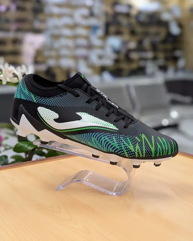 Foto de Joma Guayo Striker Hombre img_01K7PJQNZFA9VRF35ZSESZ9XBG