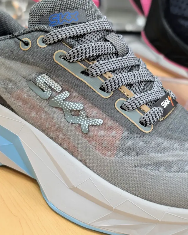 Foto de SKX Deportivo Active Mujer img_01K8R48683BGG68GJ9K8EG4EZH