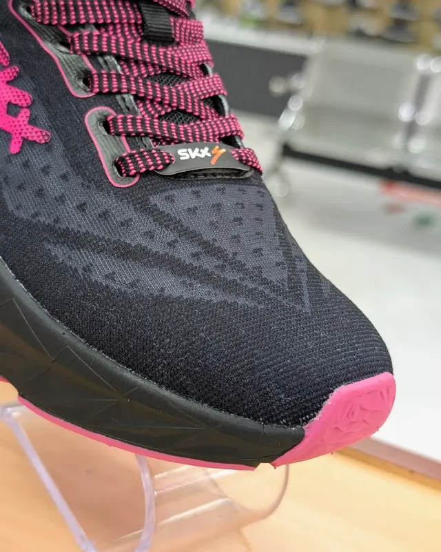 Foto de SKX Deportivo Active Mujer img_01K8R48683ANEDZ227VBNBC0JH