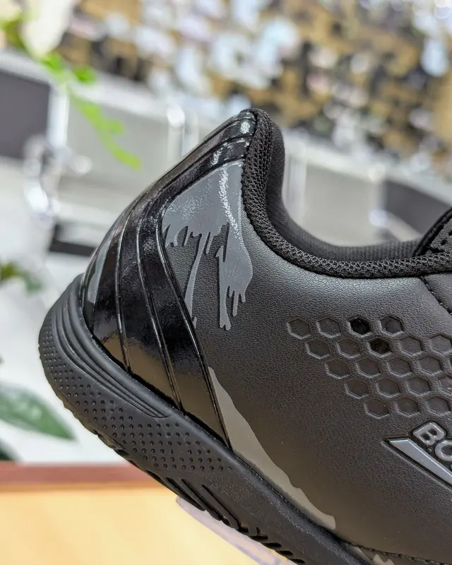 Foto de Bommer Guayin Africa img_01K8R3YD7KG9HD3SR844CDZ4M7