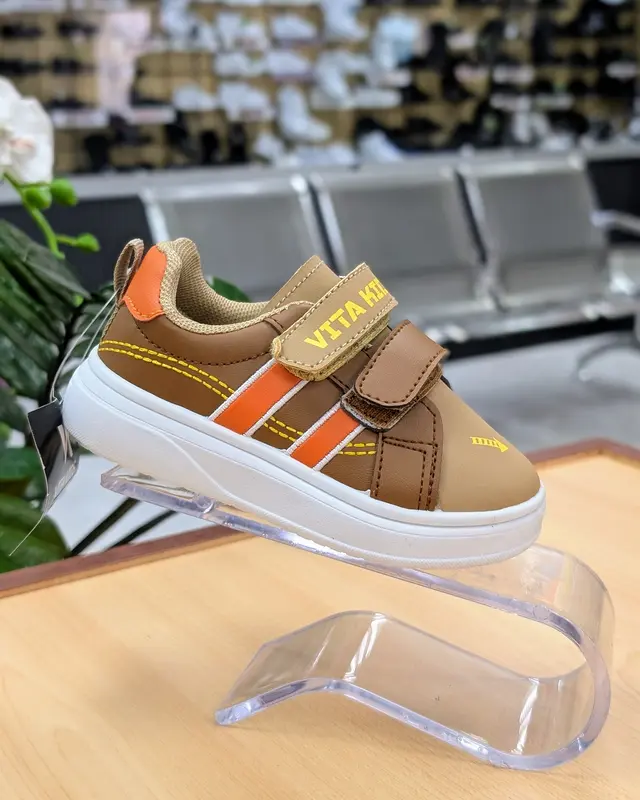 Foto de Vita Kids Tesla Casual Niño img_01K8X8X4DFKFN296BYGQREPKMW