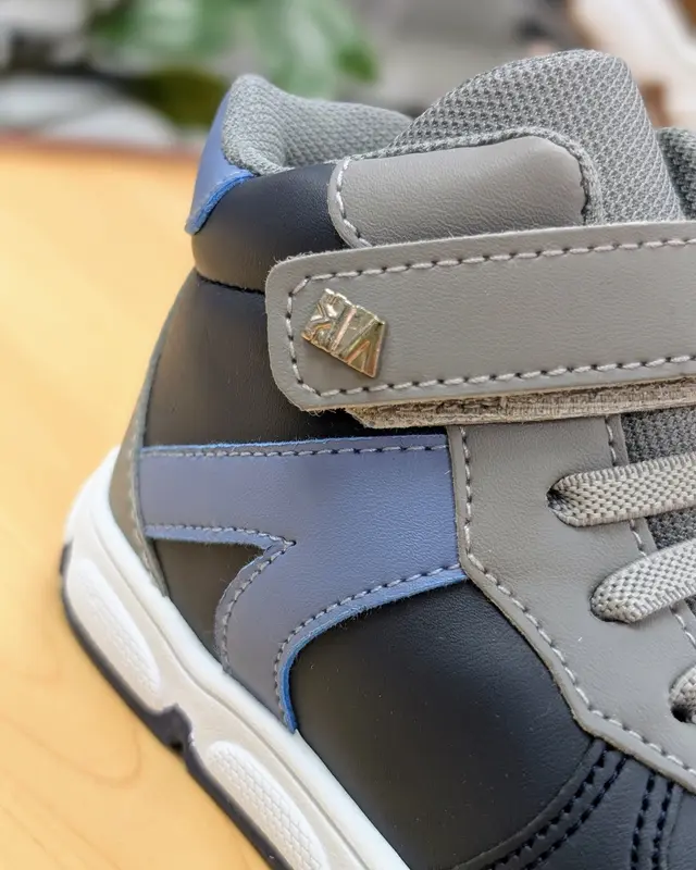 Foto de Vita Kids Newton Casual Niño img_01K8X9FBVET9PWZA9FQ7ZJJ11X