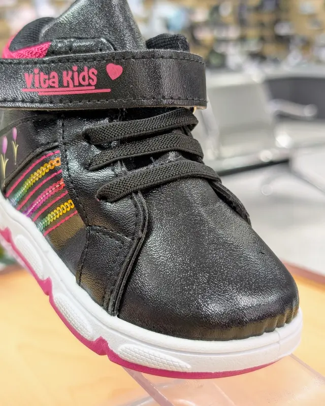 Foto de Vita Kids Henrietta Casual Niña img_01K8X9S6HZ2JVK7E5Z5500V66R