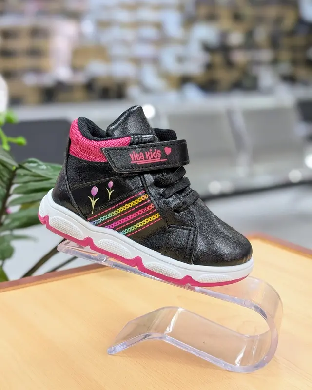 Foto de Vita Kids Henrietta Casual Niña img_01K8X9S6HZX0Z85520N3D2HXZ4