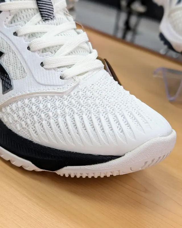 Foto de Asics Netburner Ballistic FF 3 Mujer img_01K93HY94ZRJTWN3P2EBAGRCBD