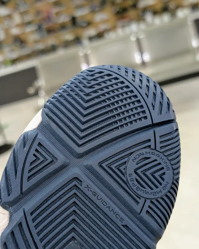 Foto de Asics Netburner Ballistic FF 3 Mujer img_01K93HY94ZP5H61VGQ7CFZR3EH