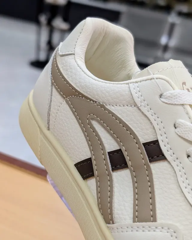 Foto de Kriza Tiffany Casual Mujer img_01K8X76NWESJ3ZPYMGJPT2YVMW