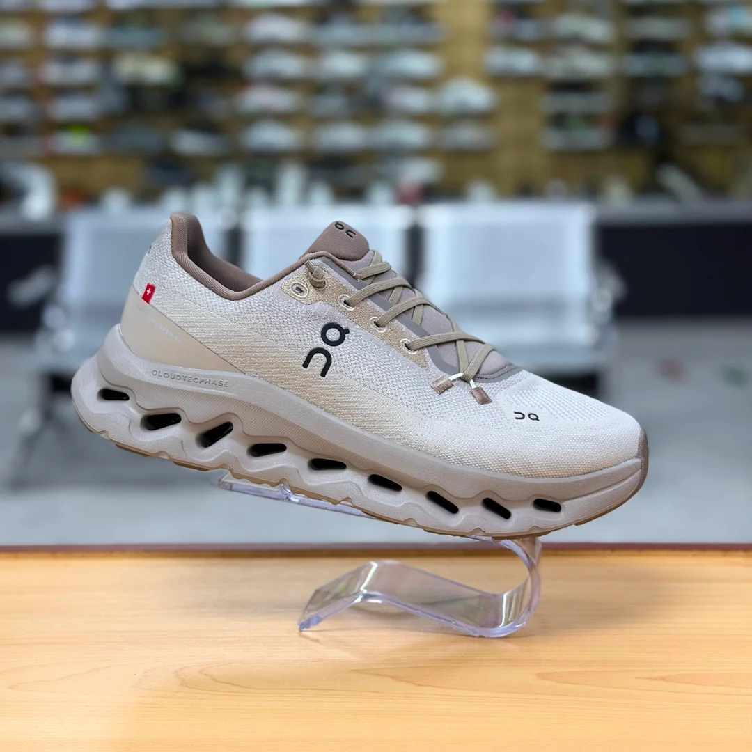 Foto de Zapatos On Cloudtilt Hombre Deportivo 11