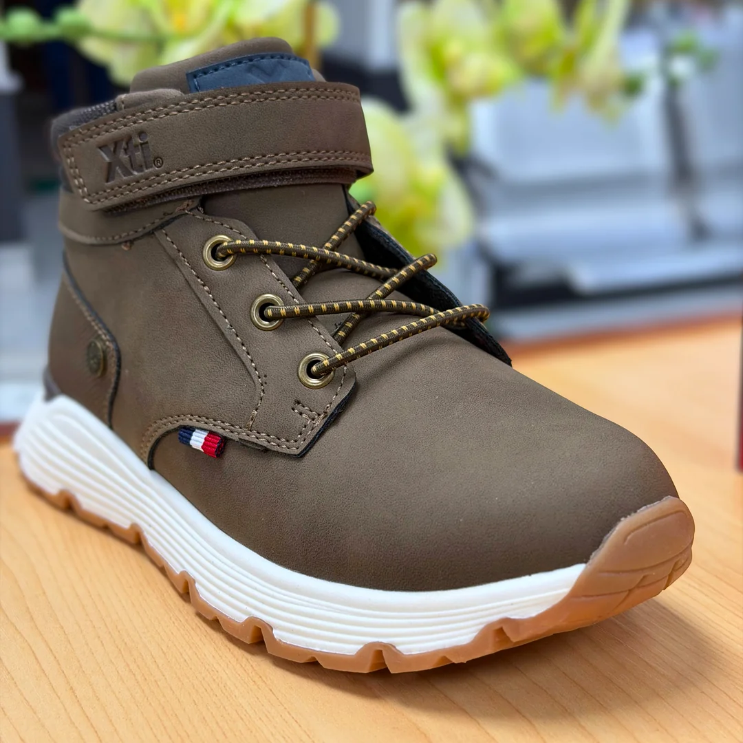 Foto de Botas Juveniles Xti 154025 Casuales 2