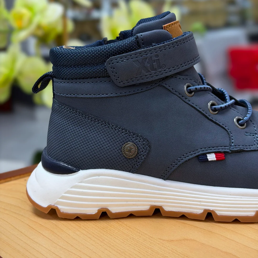 Foto de Botas Juveniles Xti 154025 Casuales 3
