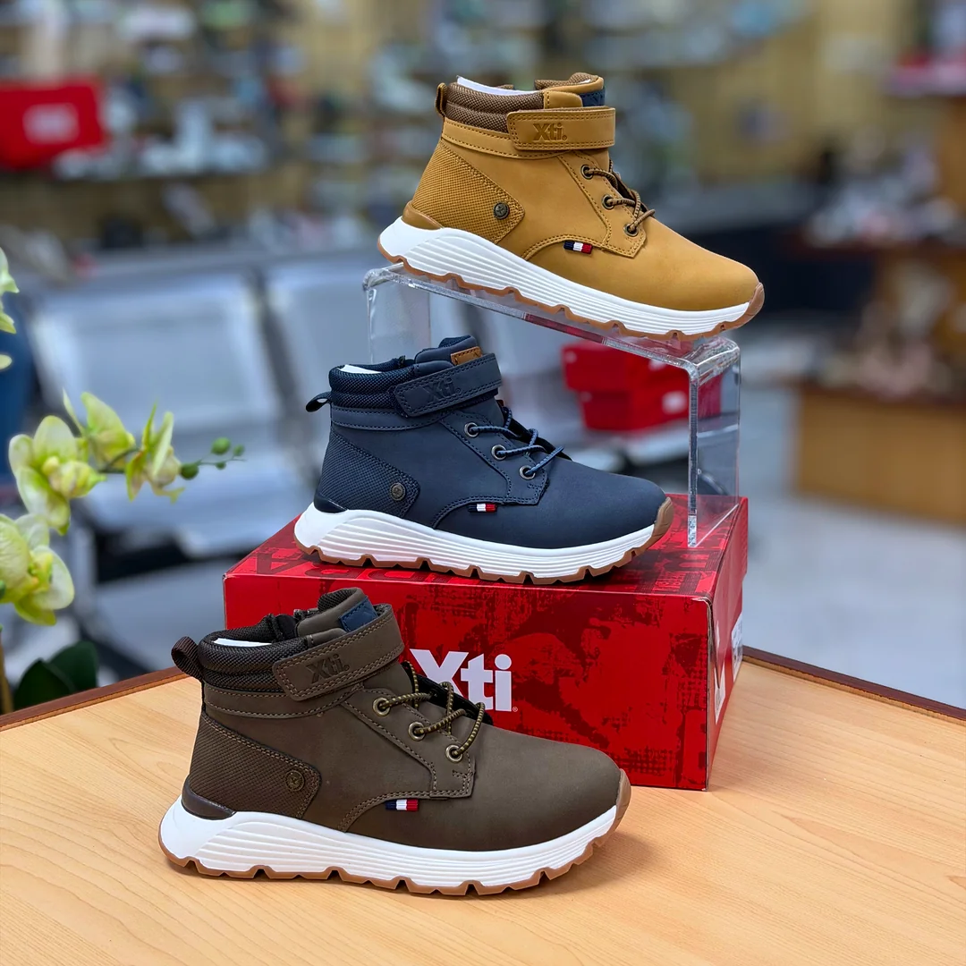Foto de Botas Juveniles Xti 154025 Casuales