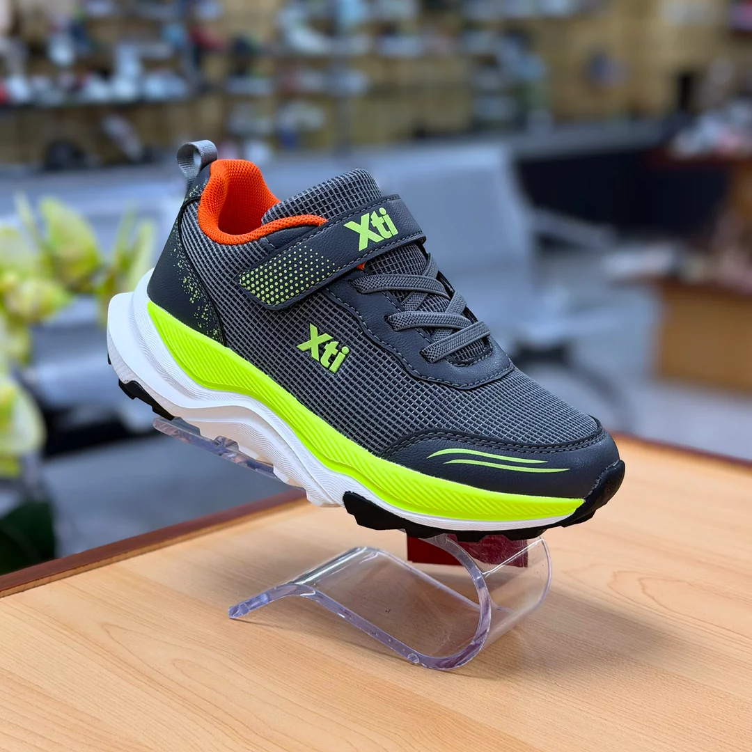 Foto de Zapatos Xti Deportivo Juvenil 154120 Gris 1